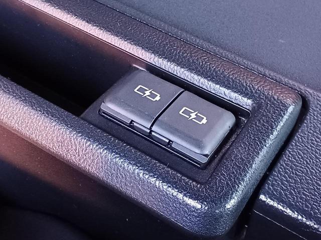 ヴォクシー ハイブリッドＳ－Ｚ　４ＷＤ　純正ナビ／ＴＶ／全方位カメラ　フリップダウンモニター　ビルトインＥＴＣ２．０　シートヒーター　デジタルインナーミラー　アドバンスドパーク　両側パワースライド　ＬＥＤライト　セーフティセンス（64枚目）