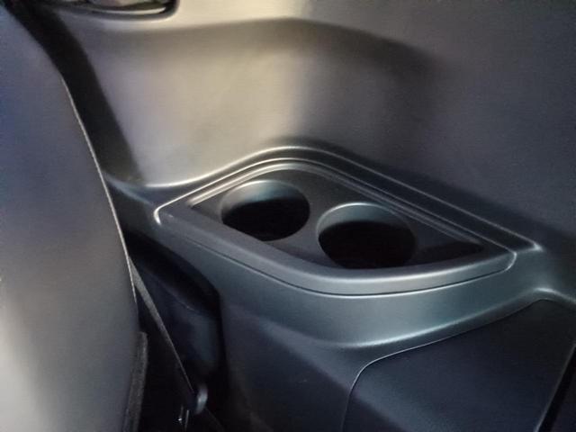 ヴォクシー ハイブリッドＳ－Ｚ　４ＷＤ　純正ナビ／ＴＶ／全方位カメラ　フリップダウンモニター　ビルトインＥＴＣ２．０　シートヒーター　デジタルインナーミラー　アドバンスドパーク　両側パワースライド　ＬＥＤライト　セーフティセンス（68枚目）