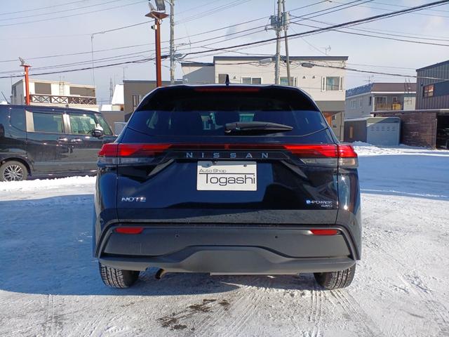 ノート X FOUR 4WD レンタUP 社外ナビ/バックカメラ インテリジェントキー&プッシュスタート ドライブレコーダー ステアリング&シートヒーター(3枚目)