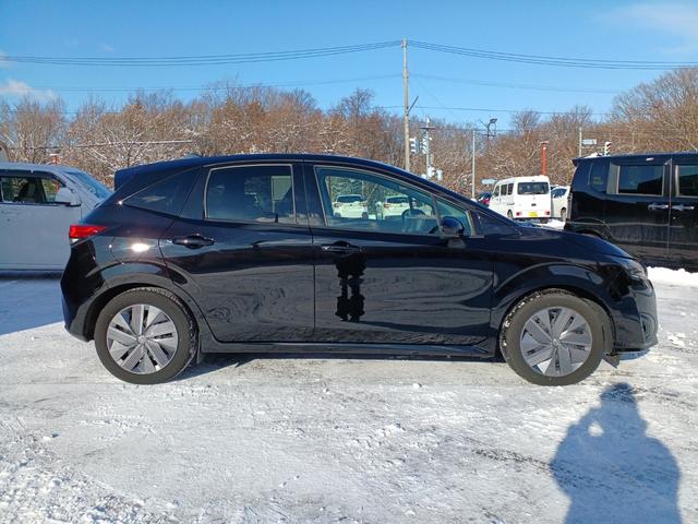 ノート X FOUR 4WD レンタUP 社外ナビ/バックカメラ インテリジェントキー&プッシュスタート ドライブレコーダー ステアリング&シートヒーター(4枚目)