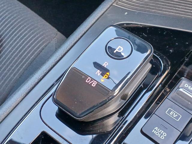 ノート X FOUR 4WD レンタUP 社外ナビ/バックカメラ インテリジェントキー&プッシュスタート ドライブレコーダー ステアリング&シートヒーター(27枚目)