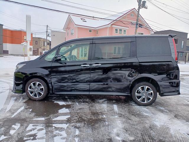 ノア Si ダブルバイビーII 4WD 純正ナビ/TV/バックカメラ ETC スマートキー&エンジンスターター LEDライト&フォグ クリアランスソナー 両側パワースライドドア セーフティーセンス リアオートエアコン 寒冷地仕様(5枚目)