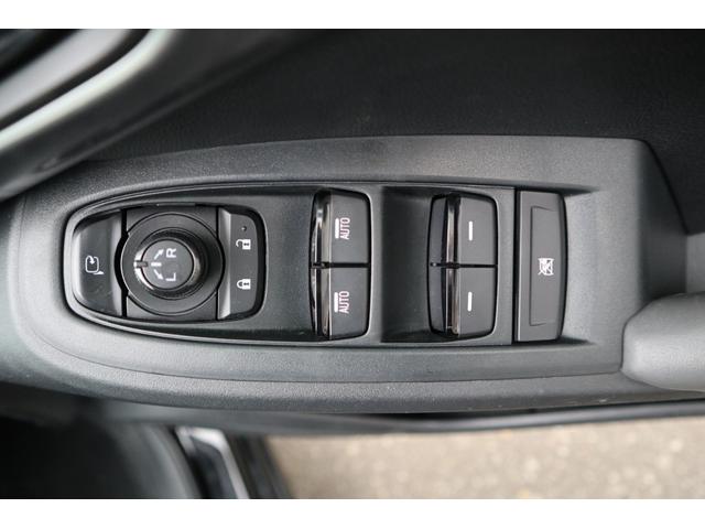 インプレッサ ＳＴ　ナビ　マルチビューカメラ　フルセグＴＶ　ＥＴＣ　ＬＥＤヘッドライト　電動パーキングブレーキ　アイサイト　パドルシフト　ヘッドライトウォッシャー　ステアリングヒーター　シートヒーター　オートワイパー（45枚目）