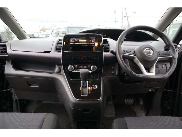 セレナ B 4WD CD アラウンドビューモニター エマージェンシーブレーキ アイドリングストップ パーキングソナー クルーズコントロール 後側方車両感知警報(3枚目)