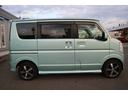 ワンタッチ電動スライドドアです。キー、運転席ドアハンドル、ワンタッチスイッチの5通りの方法で開閉できます。