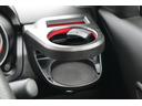 運転席にはドリンクホルダー装備。