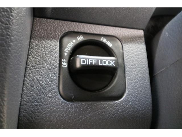 ランドクルーザー７０ 　グレーメタリック　ブラックアウト　新品ＴＯＹＯＴＡグリル　フォグランプ　オプション前後デフロック　純正ＳＤナビ　ＥＴＣ　グラントレック　新品エクストリームＪホイール　本州仕入れ車　新品ジャオスマフラー（15枚目）