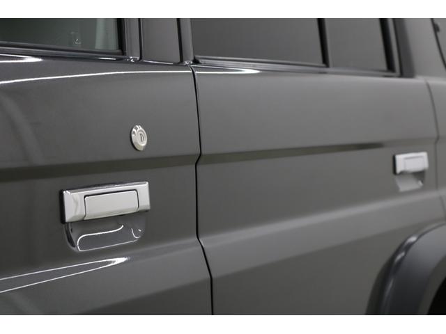ランドクルーザー７０ 　グレーメタリック　ブラックアウト　新品ＴＯＹＯＴＡグリル　フォグランプ　オプション前後デフロック　純正ＳＤナビ　ＥＴＣ　グラントレック　新品エクストリームＪホイール　本州仕入れ車　新品ジャオスマフラー（36枚目）