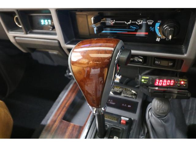 ランドクルーザープラド EXワイド 全塗装サンドII 新品グリル 新品灯火類 サンルーフ ディスプレイオーディオ ウッドコンビハンドル 新品シフトノブ 新品シートカバー 新品タイヤホイール タイミングベルト交換済み スモークフィルム施工(16枚目)