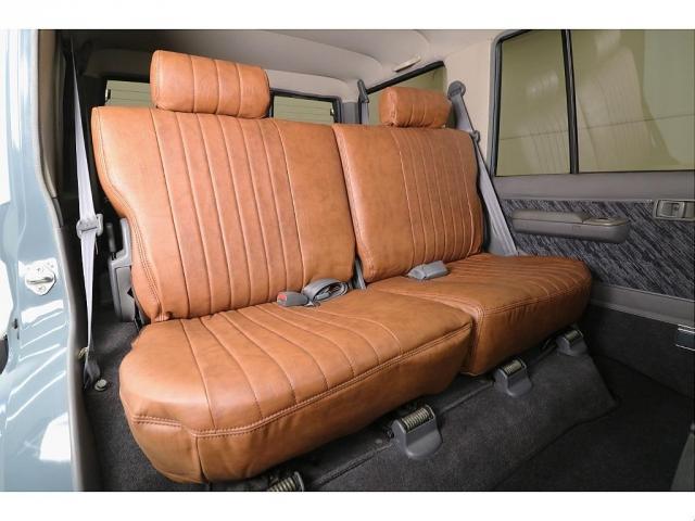 ランドクルーザープラド ＳＸワイド　全塗装アンヴィルグレー　各所ブラックアウト　７６フェイス換装　リフトＵＰ　西日本仕入　新品ミラーカバー　新品ＬＥＤテールランプ　イクリプスＨＤＤナビ　新品タイヤホイール　新品ハンドル　新品シートカバー（8枚目）