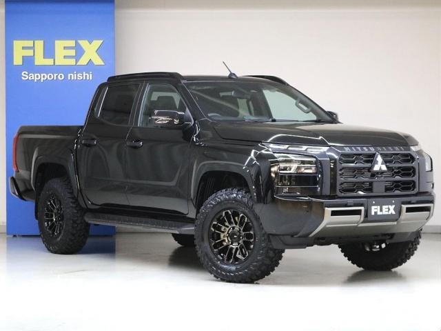 トライトン ＧＳＲ　ジェットブラックマイカ　ＧＳＲ専用装備　Ｒデフロック　マルチアラウンドモニター　純正９インチナビ　前席シートヒーター　ステアリングヒーター　新品リフトＵＰ　新品ジオランダーＭＴ　新品オリジナルホイール（11枚目）