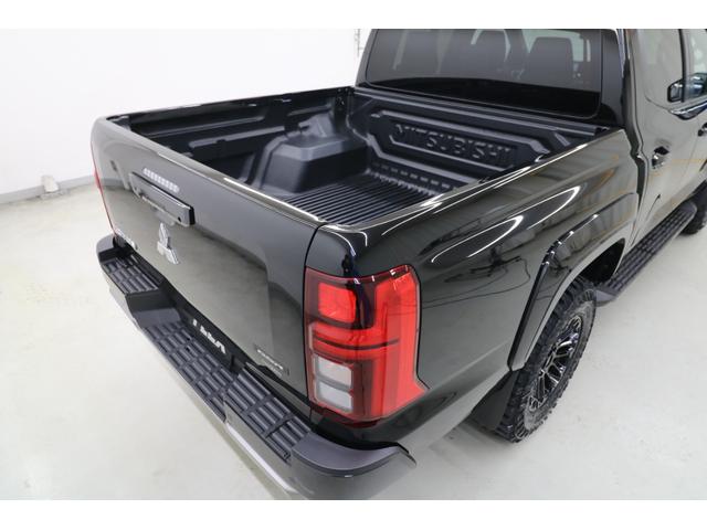 トライトン ＧＳＲ　ジェットブラックマイカ　ＧＳＲ専用装備　Ｒデフロック　マルチアラウンドモニター　純正９インチナビ　前席シートヒーター　ステアリングヒーター　新品リフトＵＰ　新品ジオランダーＭＴ　新品オリジナルホイール（52枚目）