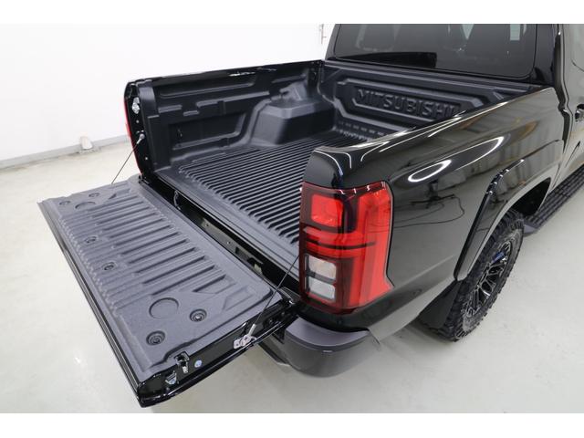 トライトン ＧＳＲ　ジェットブラックマイカ　ＧＳＲ専用装備　Ｒデフロック　マルチアラウンドモニター　純正９インチナビ　前席シートヒーター　ステアリングヒーター　新品リフトＵＰ　新品ジオランダーＭＴ　新品オリジナルホイール（53枚目）
