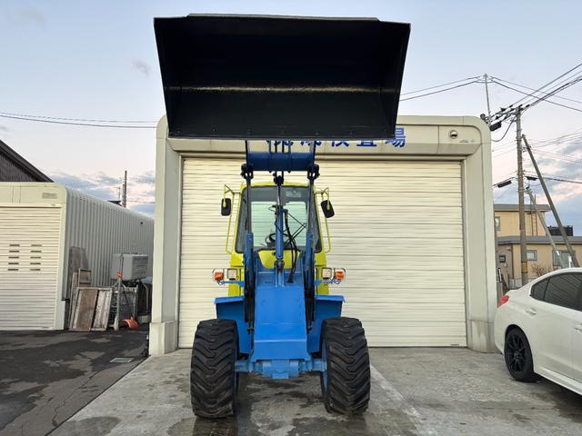 日本 古河機械金属(株)ホイールローダ FL303-3 AT2段切り替え バッテリー新品 バケット容量0.50? 20384時間 塗装済み エンジン1500ターボ タイヤチェーン有(9枚目)