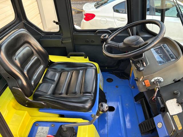 日本 古河機械金属(株)ホイールローダ FL303-3 AT2段切り替え バッテリー新品 バケット容量0.50? 20384時間 塗装済み エンジン1500ターボ タイヤチェーン有(13枚目)