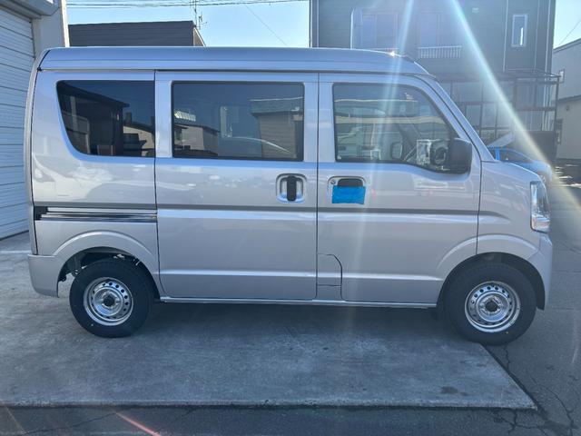 エブリイ PAリミテッド 届け出済み未使用車(4枚目)