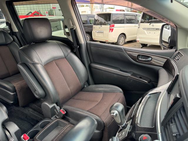 エルグランド ２５０ハイウェイスター　４ＷＤ　保証付　事故無　Ｔチェーン　純正メモリーナビ　ＣＤ　ＤＶＤ　ワンセグ　Ｂｌｕｅｔｏｏｔｈ　Ｂカメラ　ＥＴＣ　プッシュスタート　片側パワスラ　オートエアコン　リアヒーター　オートライト　純正ＡＷ（23枚目）