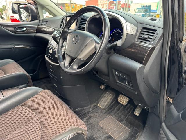 エルグランド ２５０ハイウェイスター　４ＷＤ　保証付　事故無　Ｔチェーン　純正メモリーナビ　ＣＤ　ＤＶＤ　ワンセグ　Ｂｌｕｅｔｏｏｔｈ　Ｂカメラ　ＥＴＣ　プッシュスタート　片側パワスラ　オートエアコン　リアヒーター　オートライト　純正ＡＷ（34枚目）