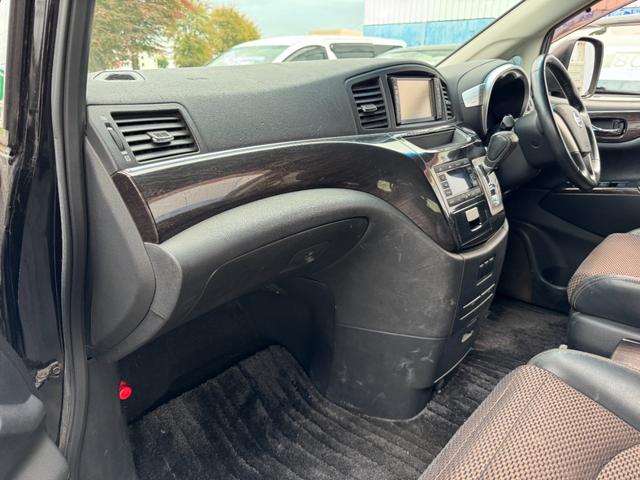 エルグランド ２５０ハイウェイスター　４ＷＤ　保証付　事故無　Ｔチェーン　純正メモリーナビ　ＣＤ　ＤＶＤ　ワンセグ　Ｂｌｕｅｔｏｏｔｈ　Ｂカメラ　ＥＴＣ　プッシュスタート　片側パワスラ　オートエアコン　リアヒーター　オートライト　純正ＡＷ（35枚目）