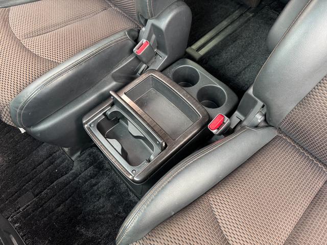 エルグランド ２５０ハイウェイスター　４ＷＤ　保証付　事故無　Ｔチェーン　純正メモリーナビ　ＣＤ　ＤＶＤ　ワンセグ　Ｂｌｕｅｔｏｏｔｈ　Ｂカメラ　ＥＴＣ　プッシュスタート　片側パワスラ　オートエアコン　リアヒーター　オートライト　純正ＡＷ（52枚目）
