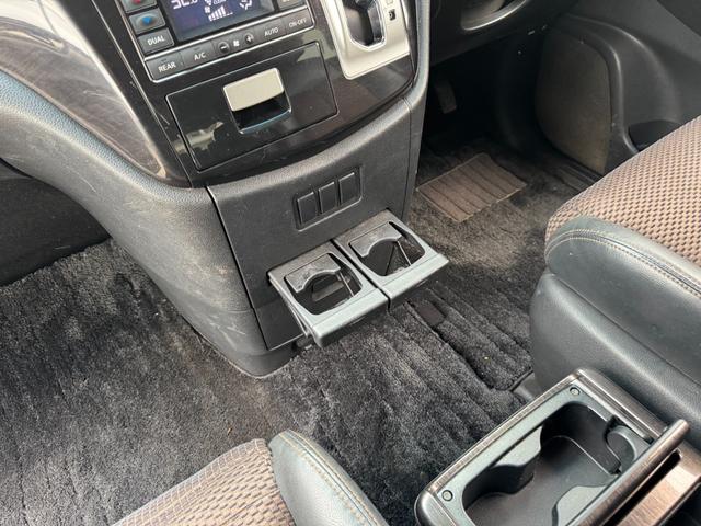 エルグランド ２５０ハイウェイスター　４ＷＤ　保証付　事故無　Ｔチェーン　純正メモリーナビ　ＣＤ　ＤＶＤ　ワンセグ　Ｂｌｕｅｔｏｏｔｈ　Ｂカメラ　ＥＴＣ　プッシュスタート　片側パワスラ　オートエアコン　リアヒーター　オートライト　純正ＡＷ（54枚目）