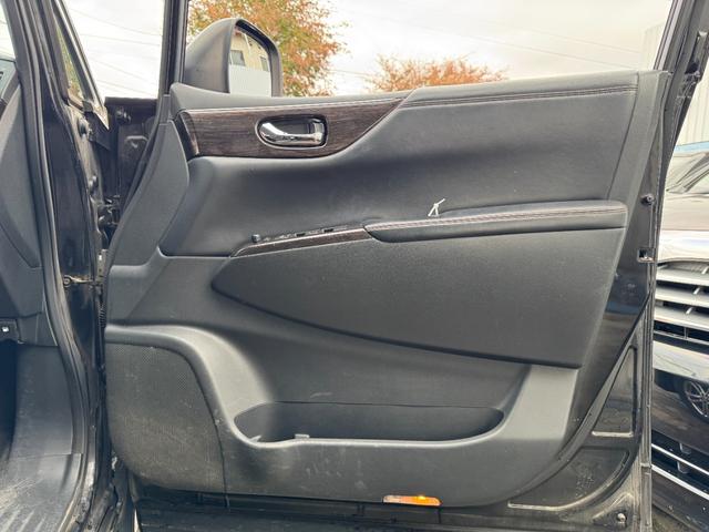 エルグランド ２５０ハイウェイスター　４ＷＤ　保証付　事故無　Ｔチェーン　純正メモリーナビ　ＣＤ　ＤＶＤ　ワンセグ　Ｂｌｕｅｔｏｏｔｈ　Ｂカメラ　ＥＴＣ　プッシュスタート　片側パワスラ　オートエアコン　リアヒーター　オートライト　純正ＡＷ（58枚目）