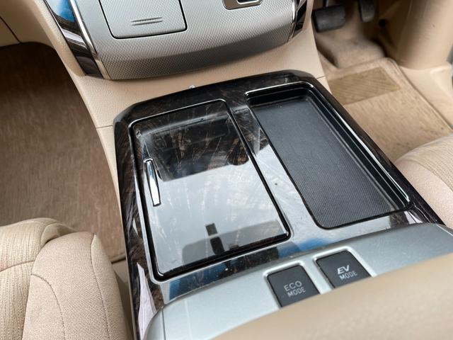 ヴェルファイアハイブリッド Ｖ　４ＷＤ　保証付　最長３年保証　事故無　Ｔチェーン　純正ＨＤＤナビ　ＣＤ　ＤＶＤ　フルセグ　Ｂｌｕｅｔｏｏｔｈ　Ｂカメラ　後席モニター　ＥＴＣ　プッシュスタート　両側パワスラ　パワーシート　クルコン（67枚目）