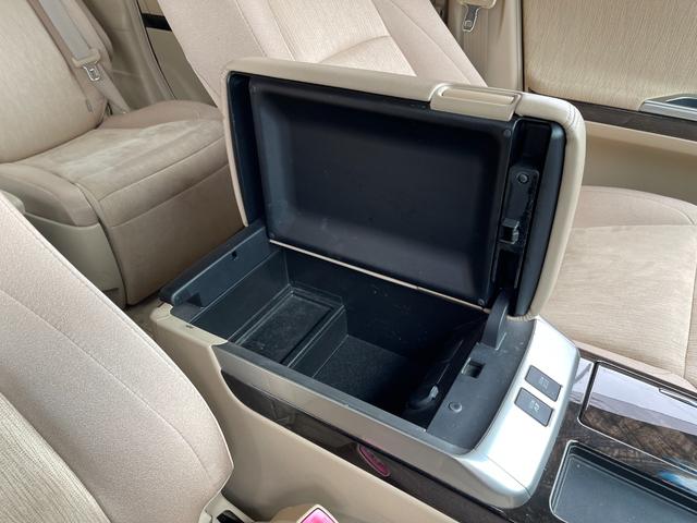 ヴェルファイアハイブリッド Ｖ　４ＷＤ　保証付　最長３年保証　事故無　Ｔチェーン　純正ＨＤＤナビ　ＣＤ　ＤＶＤ　フルセグ　Ｂｌｕｅｔｏｏｔｈ　Ｂカメラ　後席モニター　ＥＴＣ　プッシュスタート　両側パワスラ　パワーシート　クルコン（70枚目）