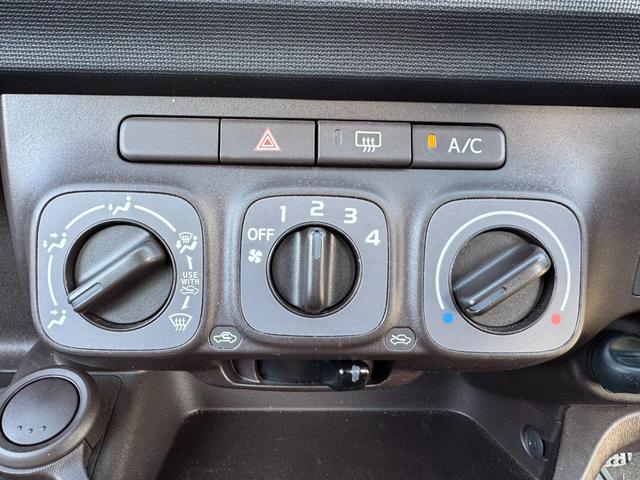 パッソ Ｘ　クツロギ　保証付　最長３年保証　事故無　Ｔチェーン　社外ＣＤ　スマートキー　ベンチシート　ワイパーデアイサー　電格ミラー　盗難防止装置　ＡＢＳ　ＷＳＲＳ（30枚目）