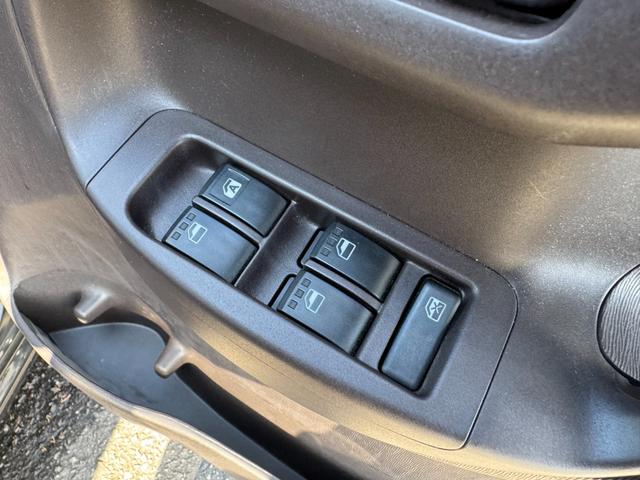 パッソ Ｘ　クツロギ　保証付　最長３年保証　事故無　Ｔチェーン　社外ＣＤ　スマートキー　ベンチシート　ワイパーデアイサー　電格ミラー　盗難防止装置　ＡＢＳ　ＷＳＲＳ（35枚目）