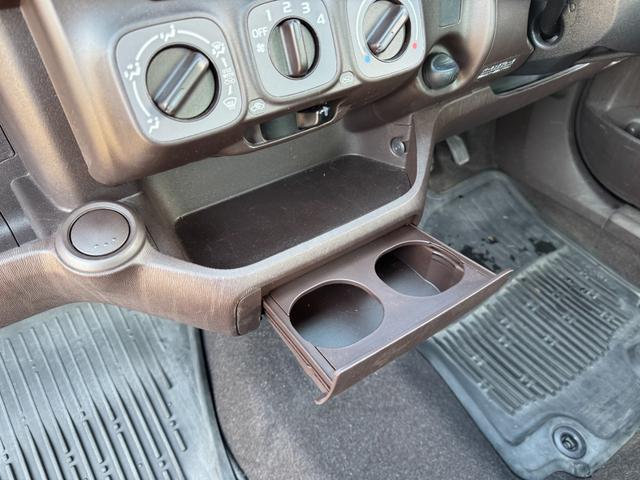 パッソ Ｘ　クツロギ　保証付　最長３年保証　事故無　Ｔチェーン　社外ＣＤ　スマートキー　ベンチシート　ワイパーデアイサー　電格ミラー　盗難防止装置　ＡＢＳ　ＷＳＲＳ（38枚目）