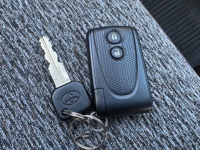 パッソ Ｘ　クツロギ　保証付　最長３年保証　事故無　Ｔチェーン　社外ＣＤ　スマートキー　ベンチシート　ワイパーデアイサー　電格ミラー　盗難防止装置　ＡＢＳ　ＷＳＲＳ（47枚目）