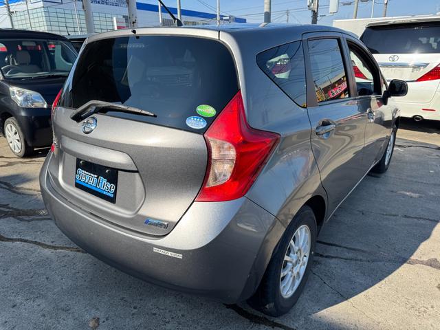 ノート Ｘ　ＤＩＧ－Ｓ　保証付　最長３年保証　事故無　Ｔチェーン　スーパーチャージャー　純正ＣＤ　プッシュスタート　エンスタ　アイドリングストップ　オートエアコン　純正ＡＷ　電格ミラー　横滑り防止装置　盗難防止装置（6枚目）