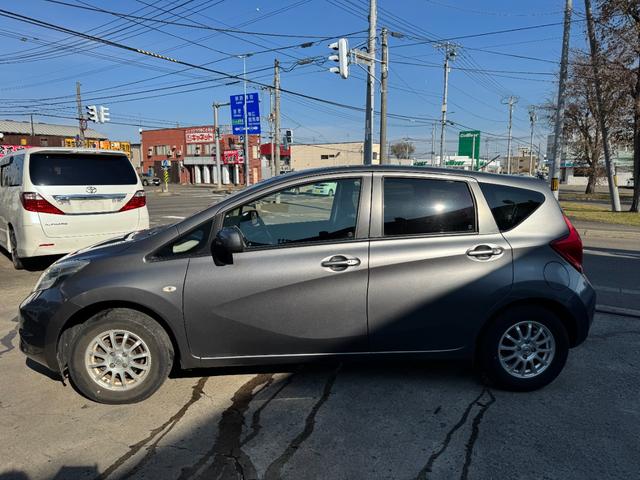 ノート Ｘ　ＤＩＧ－Ｓ　保証付　最長３年保証　事故無　Ｔチェーン　スーパーチャージャー　純正ＣＤ　プッシュスタート　エンスタ　アイドリングストップ　オートエアコン　純正ＡＷ　電格ミラー　横滑り防止装置　盗難防止装置（9枚目）