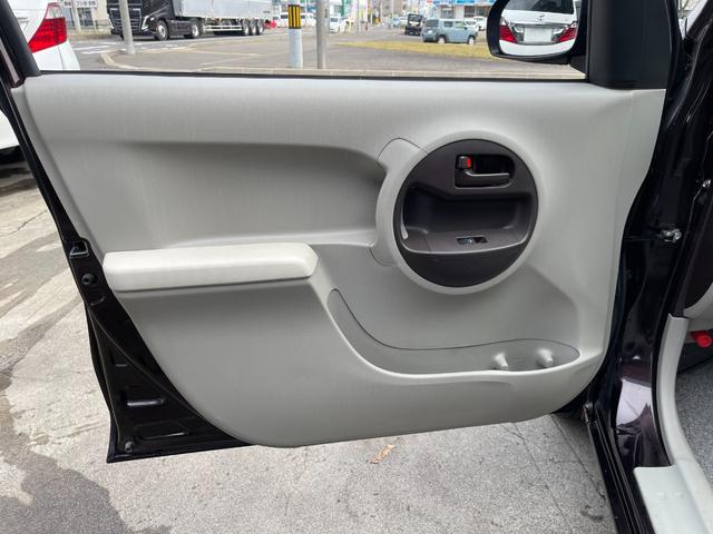 パッソ X ユルリ 保証付 事故無 Tチェーン 純正SDナビ CD ワンセグ スマートキー ベンチシート ワイパーデアイサー 電格ミラー 盗難防止装置 ABS WSRS(45枚目)