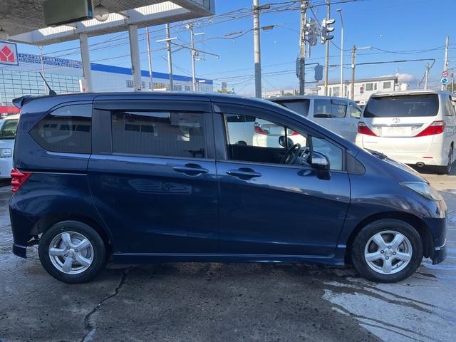 フリード フレックス エアロ 保証付 Tチェーン 社外CD キーレス 片側パワスラ オートエアコン オートライト 電格ミラー ABS WSRS(5枚目)