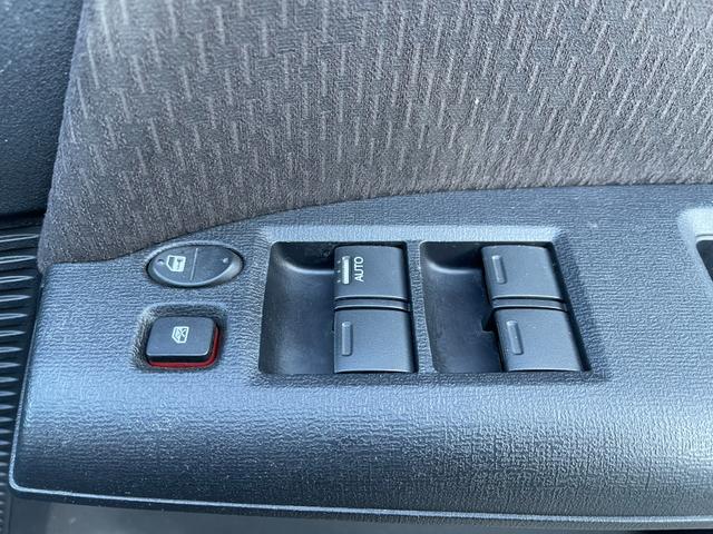 フリード フレックス エアロ 保証付 Tチェーン 社外CD キーレス 片側パワスラ オートエアコン オートライト 電格ミラー ABS WSRS(39枚目)