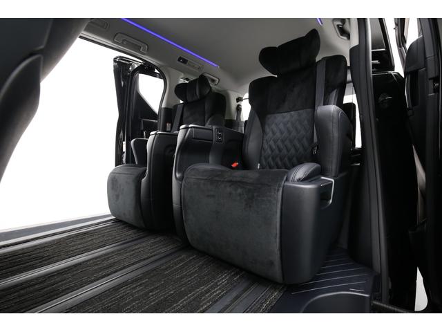 アルファード ２．５Ｓ　Ｃパッケージ　アルパイン１１型ＢＩＧＸナビ　アルパイン１２型フリップダウンモニター　黒半革シート　パワーバックドア　両側パワースライドドア　寒冷地仕様　純正キー一体型エンジンスターター　ＥＴＣ　ＬＥＤヘッドライト（19枚目）