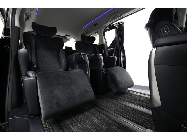 アルファード ２．５Ｓ　Ｃパッケージ　アルパイン１１型ＢＩＧＸナビ　アルパイン１２型フリップダウンモニター　黒半革シート　パワーバックドア　両側パワースライドドア　寒冷地仕様　純正キー一体型エンジンスターター　ＥＴＣ　ＬＥＤヘッドライト（20枚目）