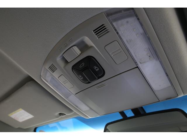 【両側電動パワースライドドア／パワーバックドア】ワンタッチで簡単に開閉できるスイッチを採用♪スマートキーを携帯しているだけでワンタッチでドアの開閉も可能です☆荷物を抱えている時など非常に便利です！！