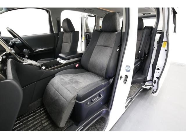 【助手席シート廻り】助手席もパワーシートとなり、電動オットマンもございます♪快適な空間でつい長距離走行したくなりますね☆シート状態は使用感も少なく、良好な状態となっています！！