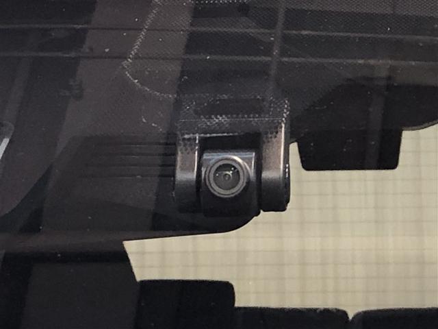 ノア Ｓｉ　フルタイム４ＷＤ　ナビ＆ＴＶ　両側オートスライドドア　ミュージックプレイヤー接続可　リアクーラー　ＬＥＤヘッドライト　スマートキー　フルセグ　ＥＳＣ　フルフラット　寒冷地仕様車　３列シート　Ｂカメラ（7枚目）