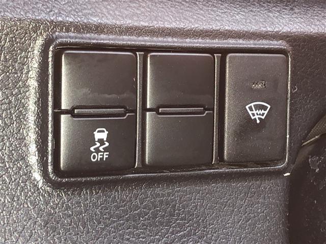 シエンタ Ｇ　クエロ　点検記録簿　衝突被害軽減ブレーキ　両側パワースライドドア　ＬＥＤヘッドランプ　４ＷＤ　ドラレコ　寒冷地仕様　ナビ＆ＴＶ　バックカメラ　ミュージックプレイヤー接続可　ＥＴＣ　メモリーナビ　盗難防止装置（27枚目）