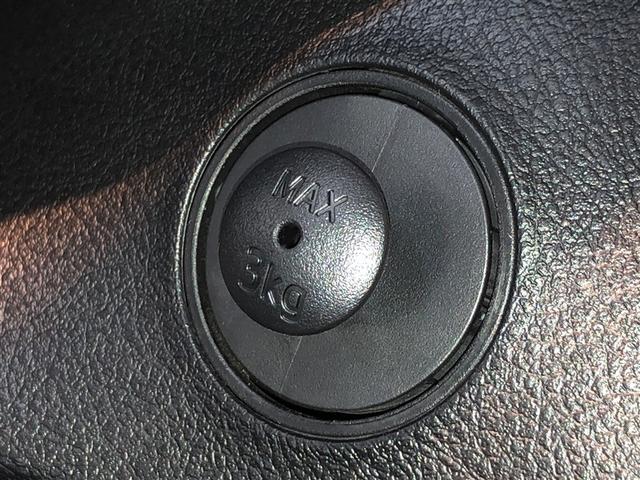 シエンタ Ｇ　クエロ　点検記録簿　衝突被害軽減ブレーキ　両側パワースライドドア　ＬＥＤヘッドランプ　４ＷＤ　ドラレコ　寒冷地仕様　ナビ＆ＴＶ　バックカメラ　ミュージックプレイヤー接続可　ＥＴＣ　メモリーナビ　盗難防止装置（32枚目）