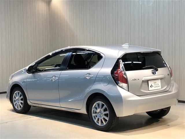 アクア Ｓ　キーレスエントリ　イモビ　オートエアコン　デュアルエアバック　ＥＳＣ　パワーウィンドウ　ＡＵＸ端子　アルミホイール　ＳＲＳ　パワーステアリング　ＡＢＳ　寒冷地仕様車　アイストップ（6枚目）