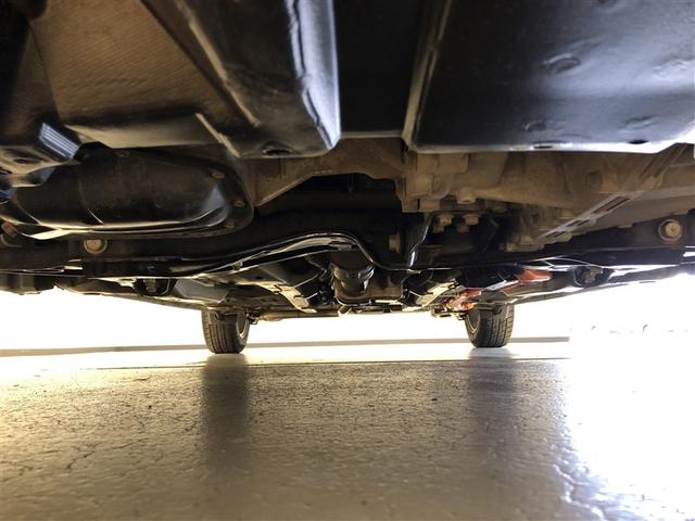 アクア Ｓ　キーレスエントリ　イモビ　オートエアコン　デュアルエアバック　ＥＳＣ　パワーウィンドウ　ＡＵＸ端子　アルミホイール　ＳＲＳ　パワーステアリング　ＡＢＳ　寒冷地仕様車　アイストップ（7枚目）