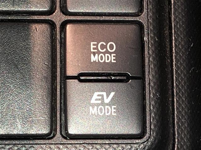 アクア Ｓ　キーレスエントリ　イモビ　オートエアコン　デュアルエアバック　ＥＳＣ　パワーウィンドウ　ＡＵＸ端子　アルミホイール　ＳＲＳ　パワーステアリング　ＡＢＳ　寒冷地仕様車　アイストップ（17枚目）