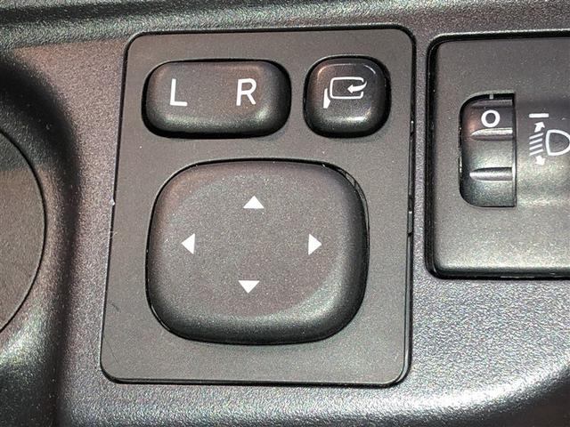 アクア Ｓ　キーレスエントリ　イモビ　オートエアコン　デュアルエアバック　ＥＳＣ　パワーウィンドウ　ＡＵＸ端子　アルミホイール　ＳＲＳ　パワーステアリング　ＡＢＳ　寒冷地仕様車　アイストップ（19枚目）