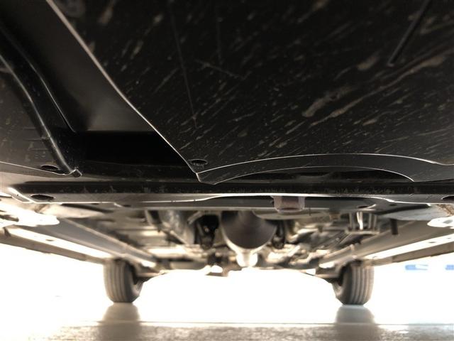 ヤリス Ｘ　追突防止装置　ＶＳＣ　スマートキー＆プッシュスタート　イモビライザー　寒冷地仕様　Ｂカメラ　マニュアルエアコン　ＥＴＣ付　ナビ　Ａクルコン　レンタアップ　４ＷＤ　パワーウインドウ　ＡＢＳ　キーレス（8枚目）