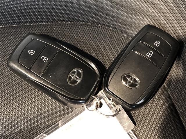 ヤリス Ｘ　追突防止装置　ＶＳＣ　スマートキー＆プッシュスタート　イモビライザー　寒冷地仕様　Ｂカメラ　マニュアルエアコン　ＥＴＣ付　ナビ　Ａクルコン　レンタアップ　４ＷＤ　パワーウインドウ　ＡＢＳ　キーレス（20枚目）